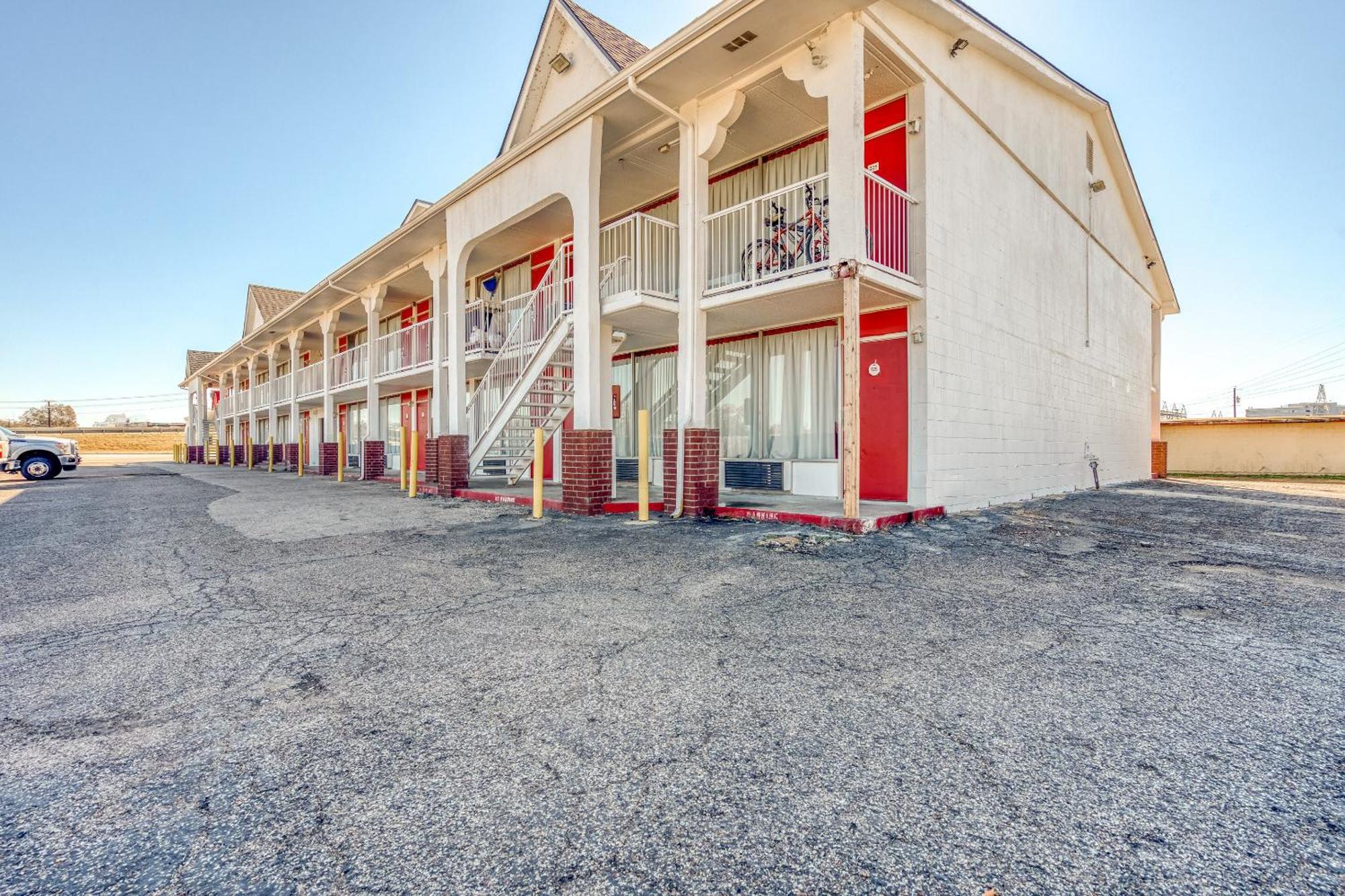Oyo Hotel Waco University Area I-35 מראה חיצוני תמונה