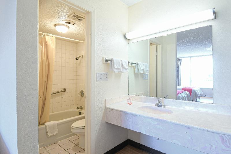 Oyo Hotel Waco University Area I-35 מראה חיצוני תמונה
